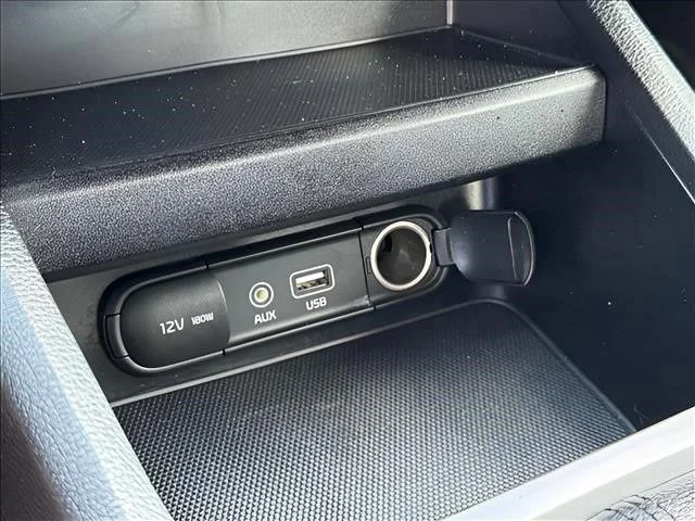 Used 2020 White Kia LXS image 26