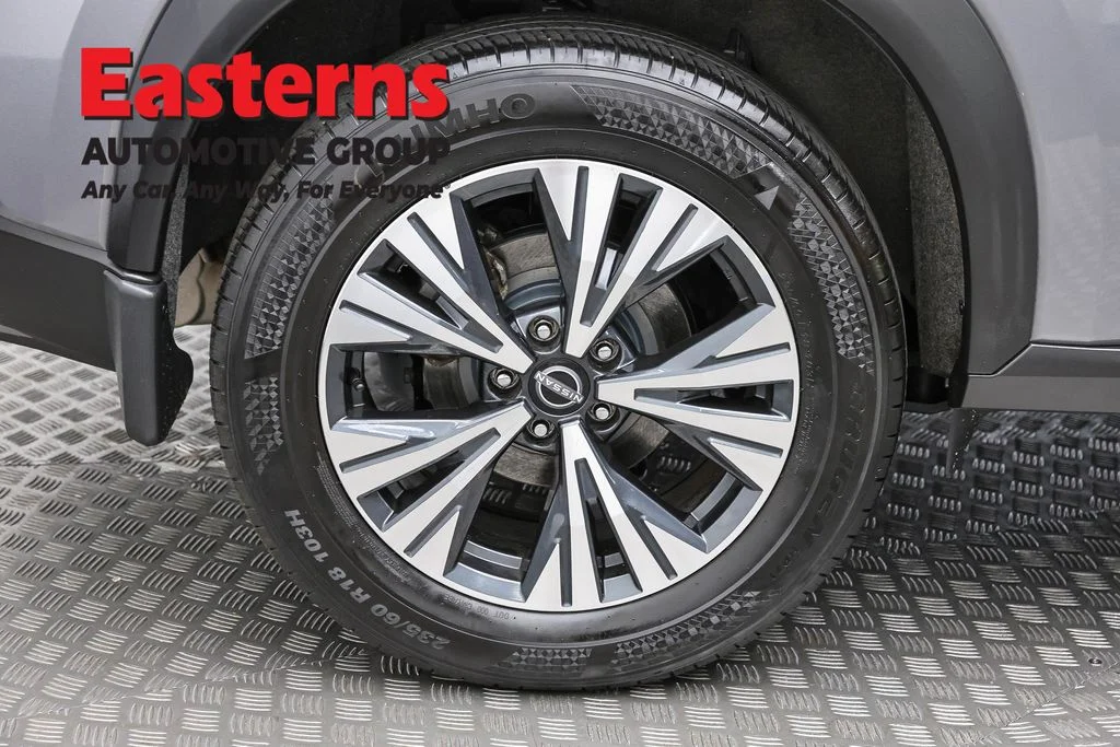 Used 2023 Gray Nissan SV image 30