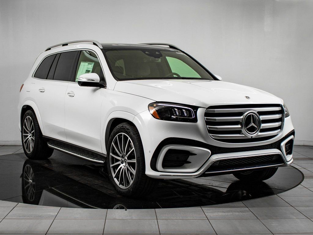New 2026 MANUFAKTUR Moonlight White Metallic Mercedes-Benz GLS 450 image 5