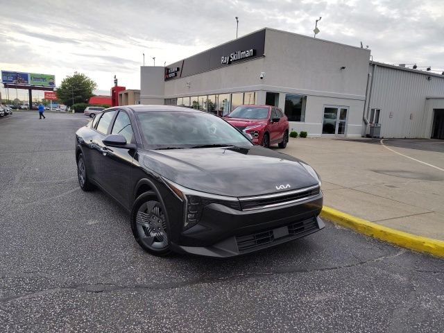 2025 Kia K4 LX AT's photo