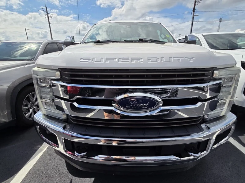 Used 2017  FORD KING RANCH image 2