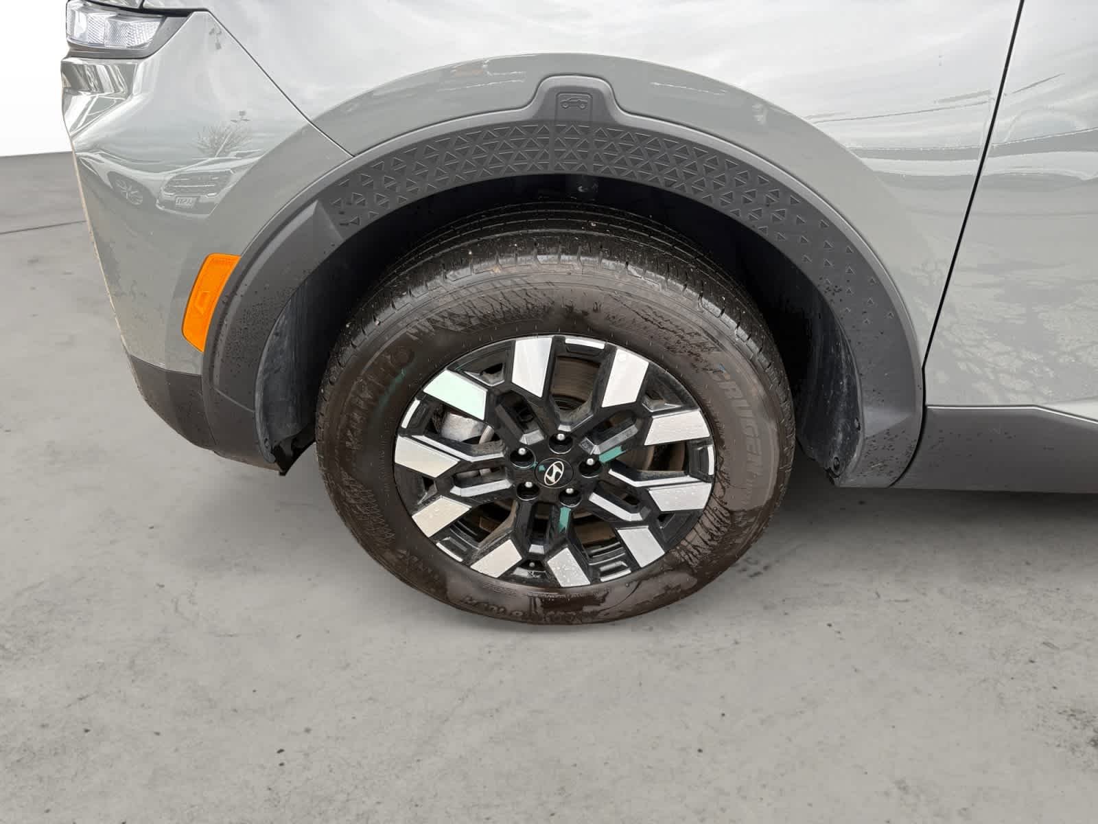 Used 2025 Hampton Gray Hyundai SEL image 6