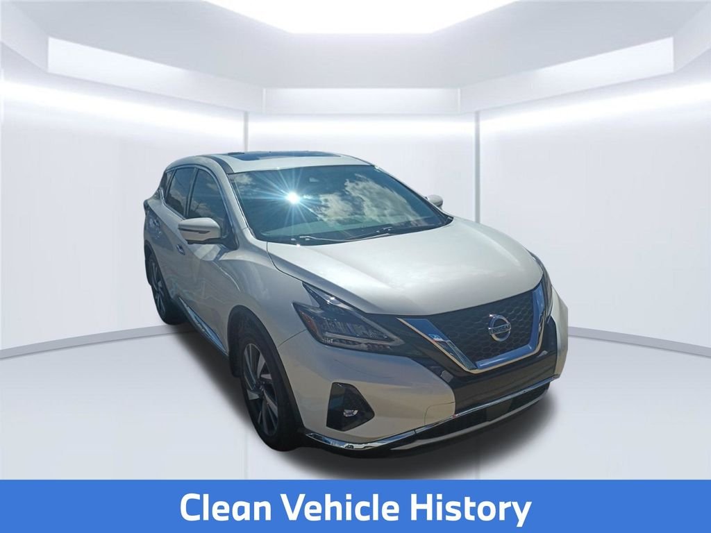 Used 2022 White Nissan SL image 2