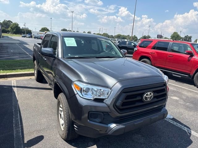 Used 2023  Toyota  image 15