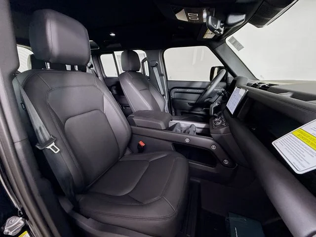 Used 2025 Black Land Rover S image 30