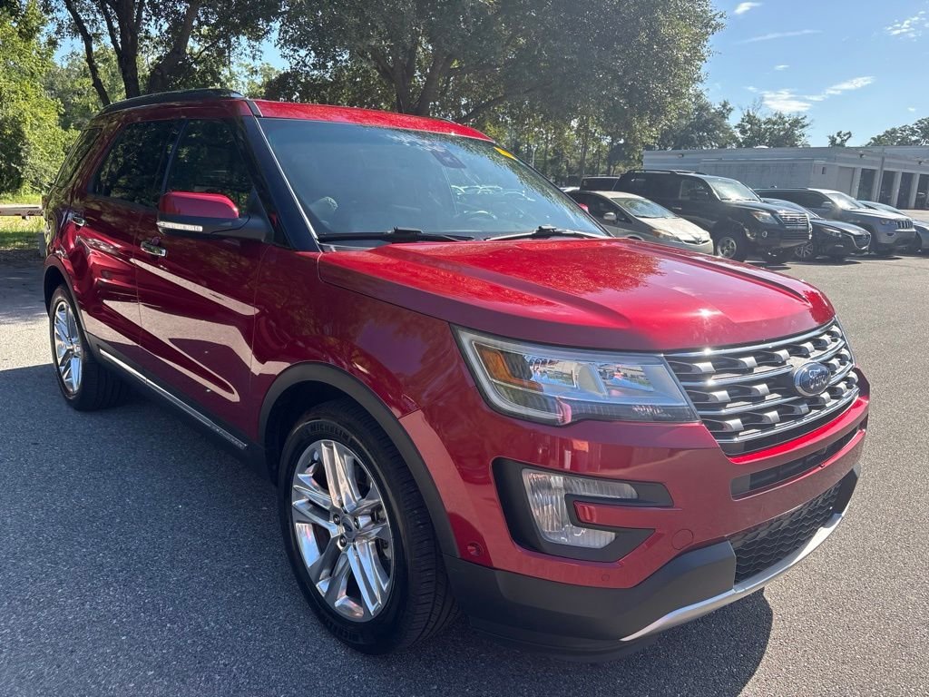 Used 2016 Red Ford Limited image 3