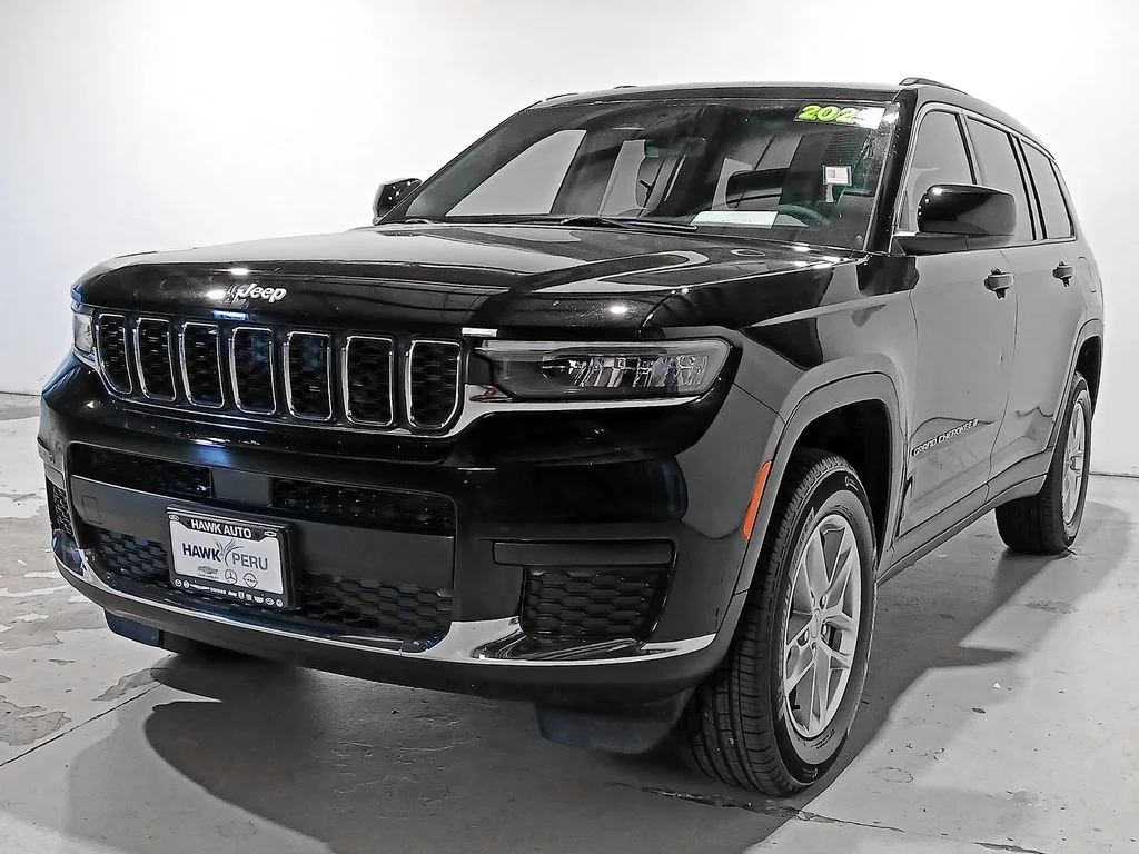 Used 2025 Black Jeep Laredo image 2