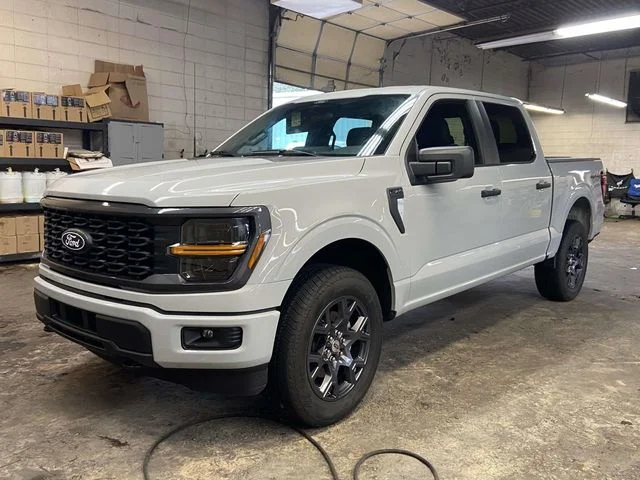 Certified Used 2022 Black Ford XLT image 3