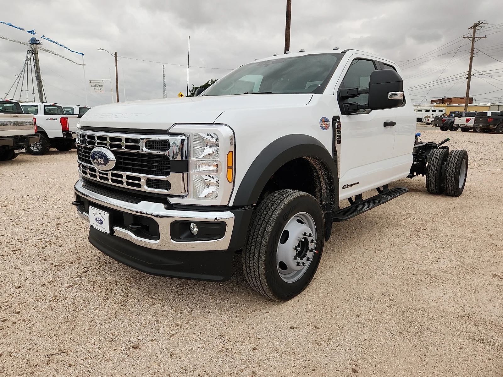 New 2026 Oxford White Ford XL image 3