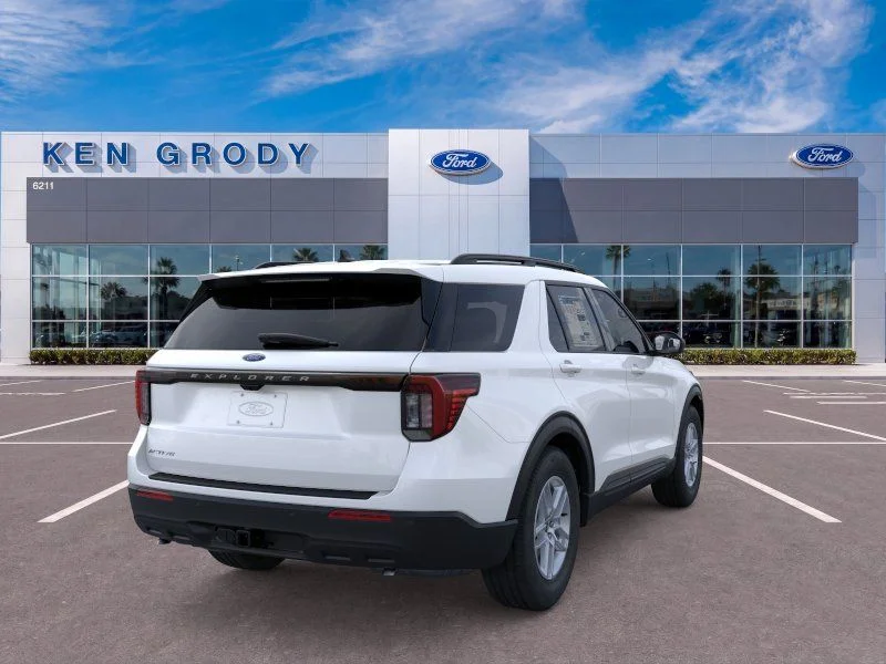 New 2026 Star White Metallic Tri-Coat Ford Active image 8