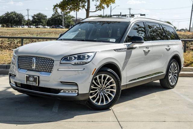 2023 Lincoln Aviator 2