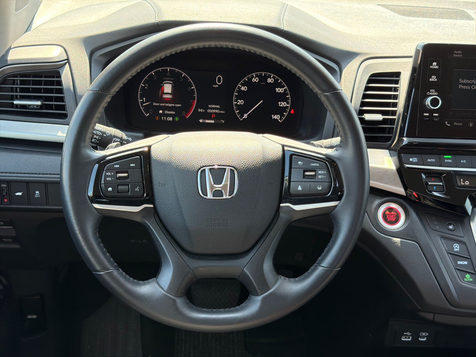 Certified Used 2025 Solar Silver Metallic Honda EX-L image 22
