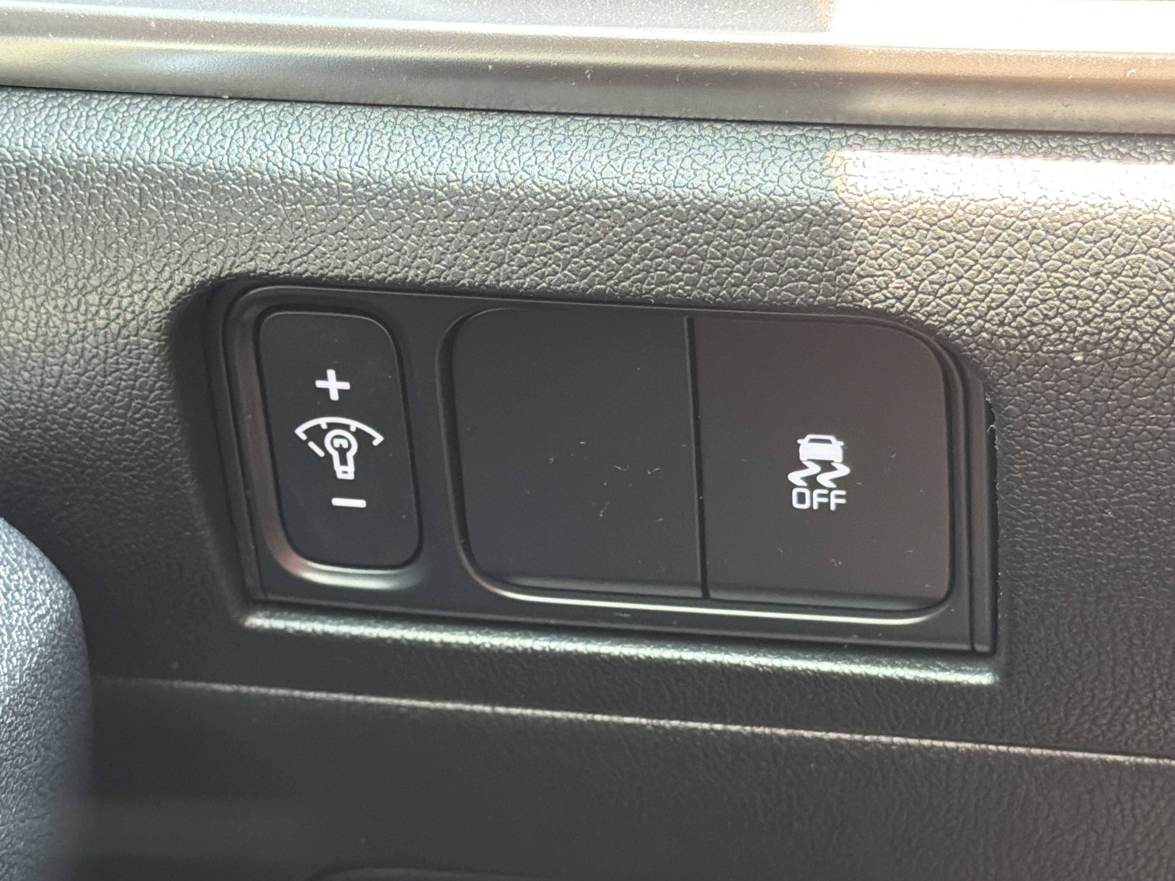 Used 2025 Ebony Black Kia S image 13