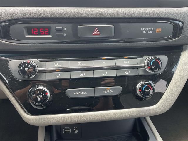 2018 Kia Sedona LX - Photo 27