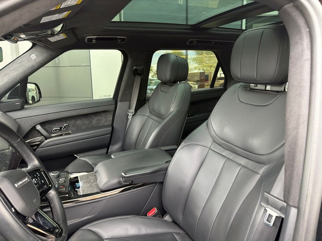 Used 2023 Black Land Rover First Edition image 9