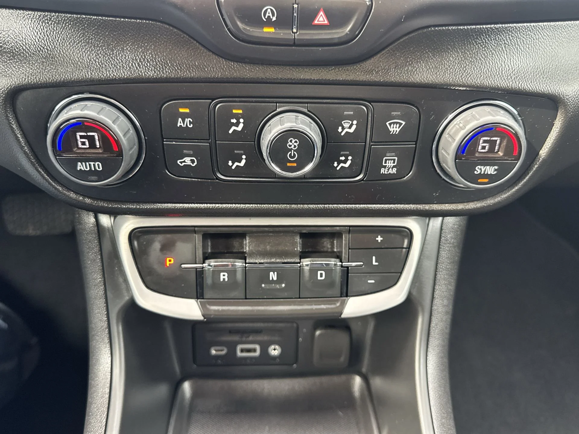 2023 GMC Terrain SLE - Photo 19