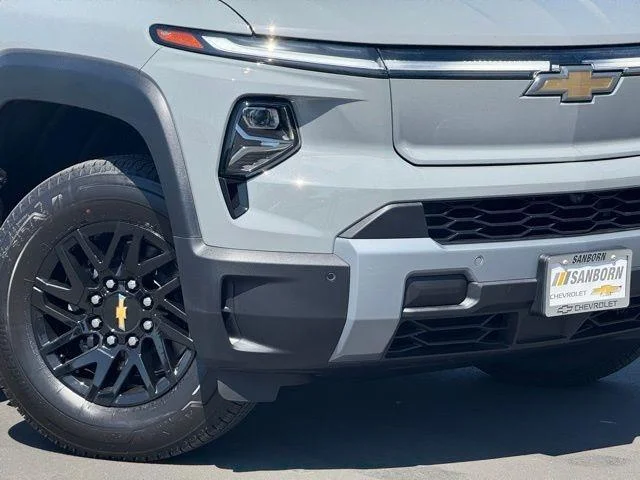 2026 Chevrolet Silverado EV LT - Photo 6