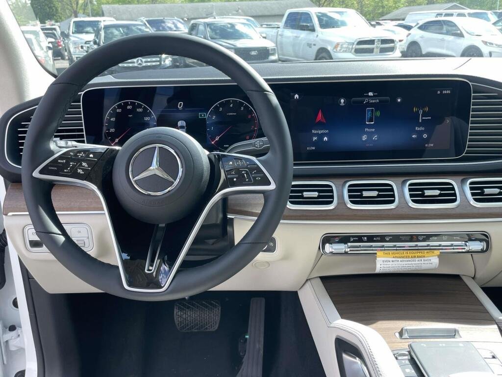 New 2026 Polar White Mercedes-Benz GLE 450 image 2