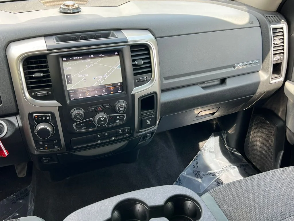 Used 2018 Silver Ram Big Horn image 30