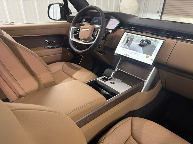 New 2026 Eiger Grey Land Rover SE image 19