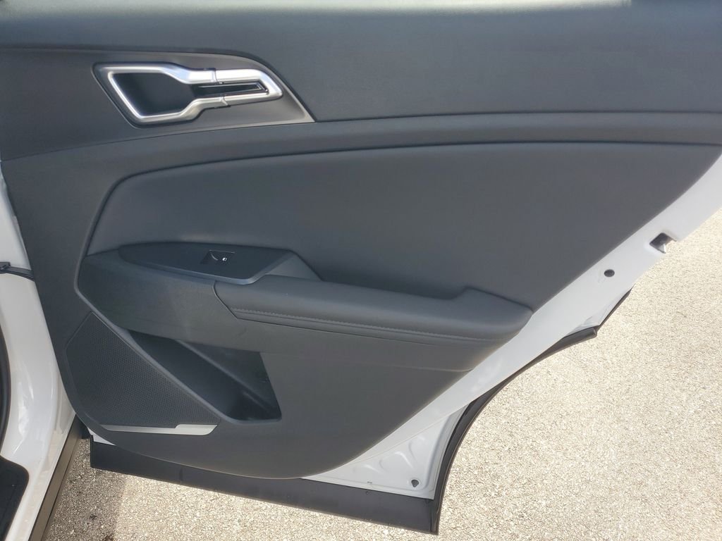 2026 Kia Sportage EX - Photo 17