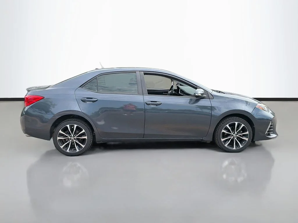 Used 2017 Slate Metallic Toyota L image 4