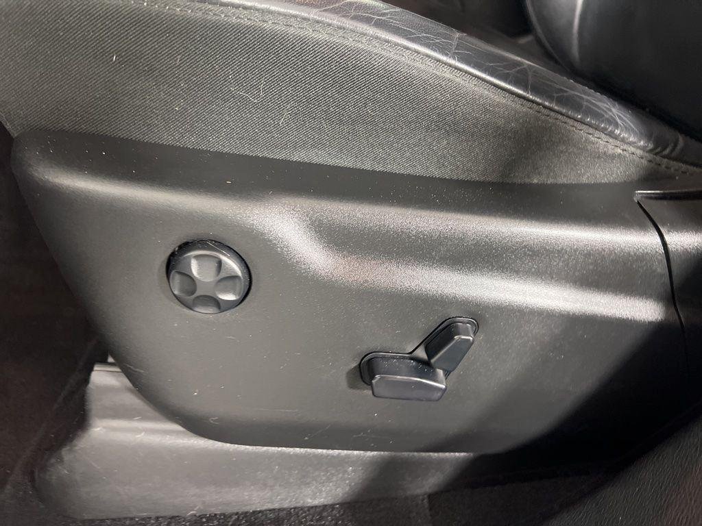 Used 2019 Pacific Blue Clearcoat Jeep Limited image 13