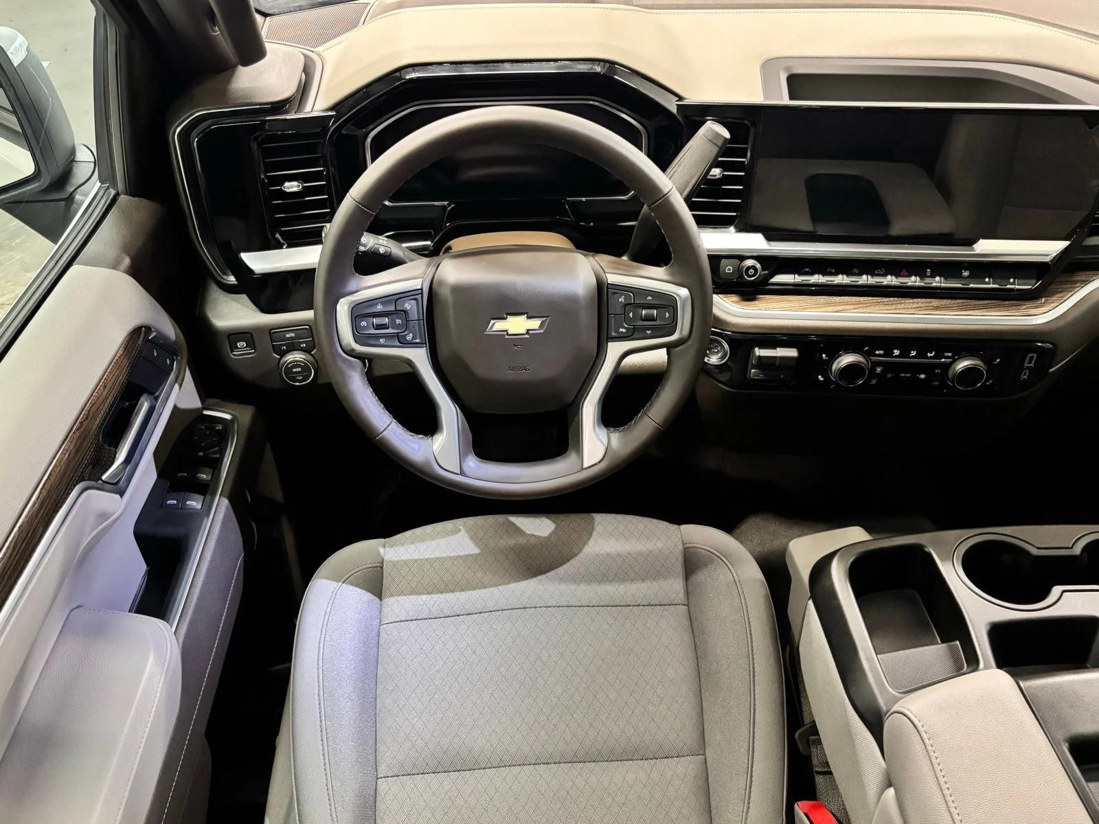 Used 2026 White Chevrolet LT image 12