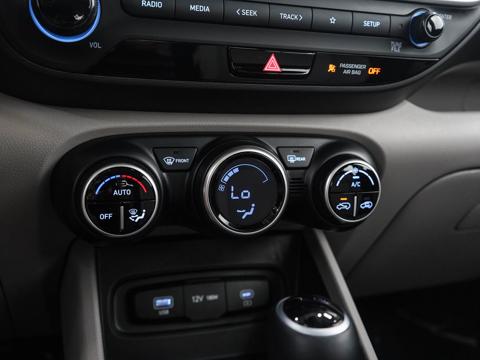 2023 Hyundai Venue SEL - Photo 23