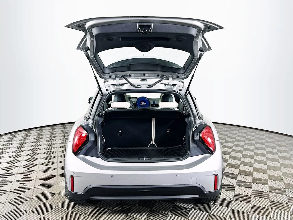 New 2026 Silver MINI Iconic image 27