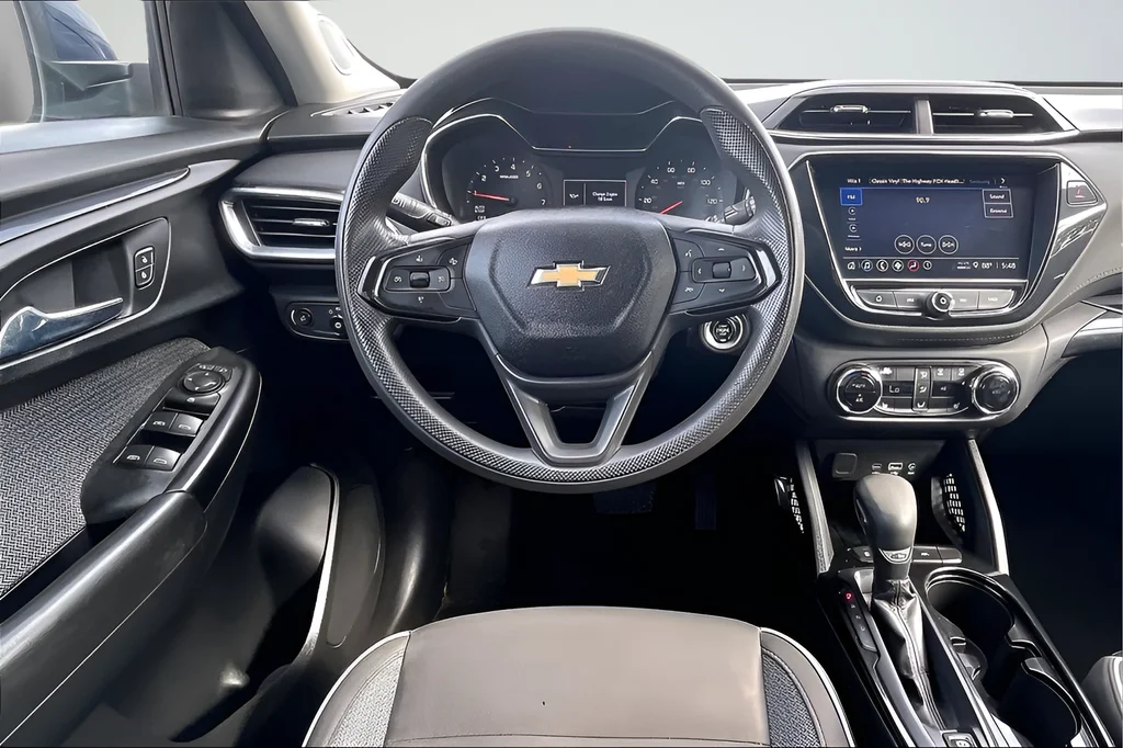 Used 2021 Blue Chevrolet LT image 5