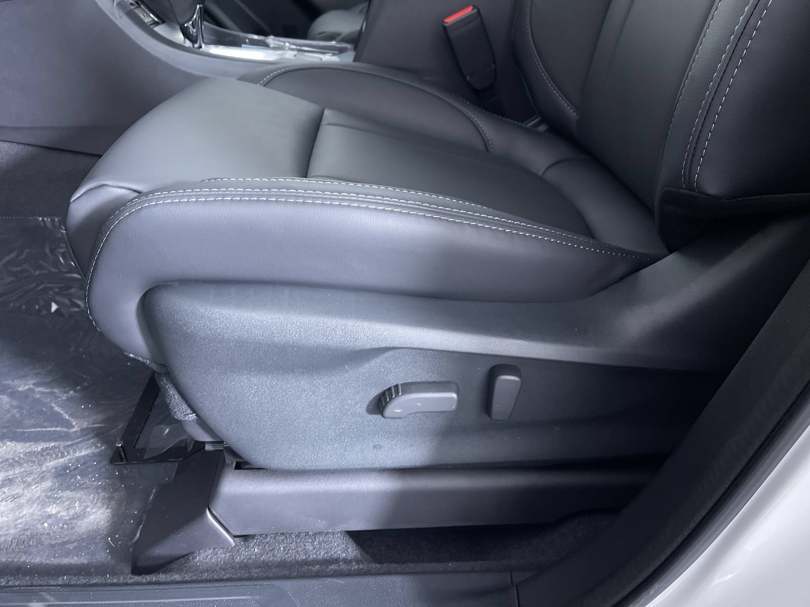 Used 2026 Crystal White Pearl Subaru Premium image 11