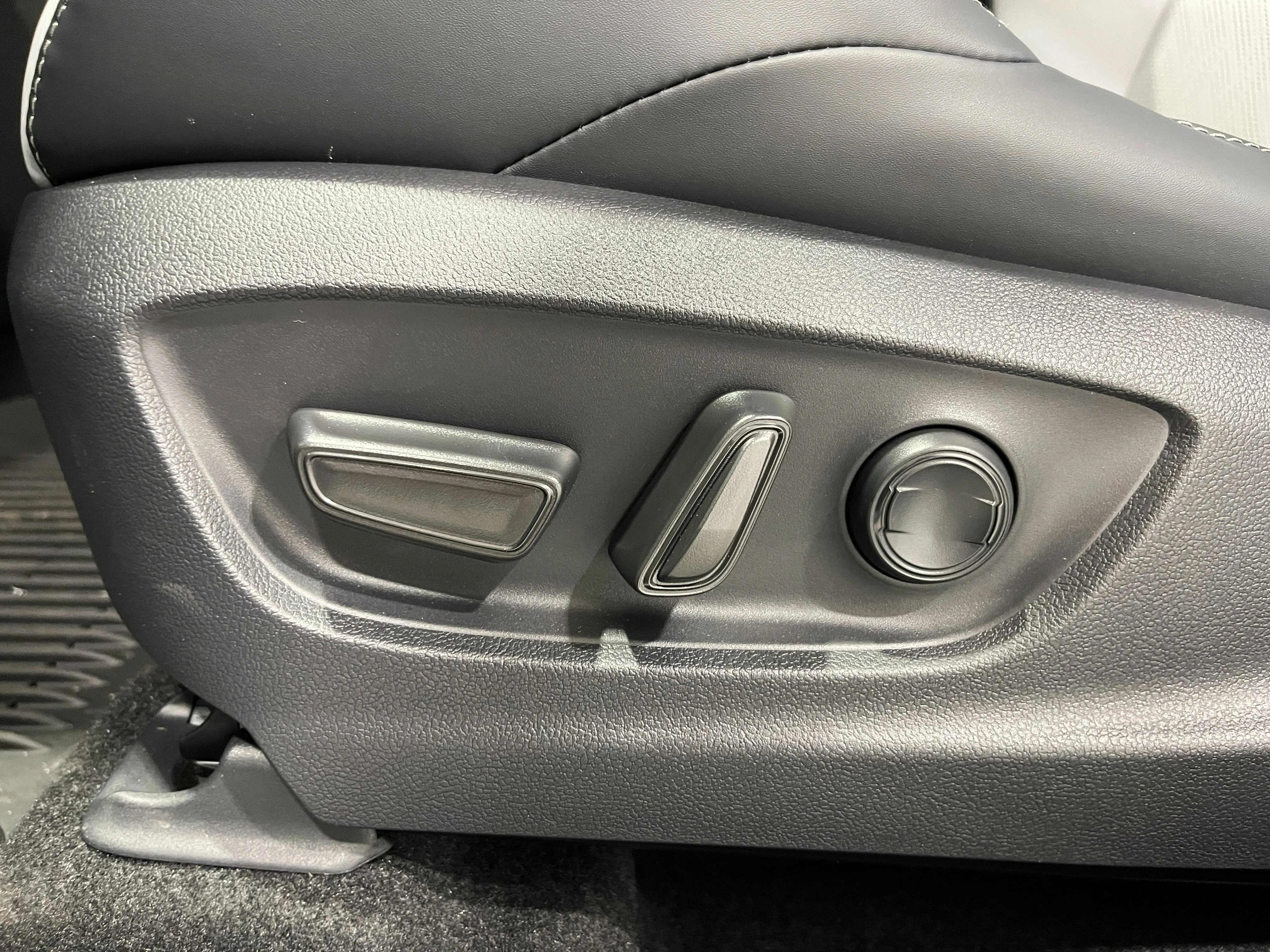 2026 Subaru Solterra Premium - Photo 12