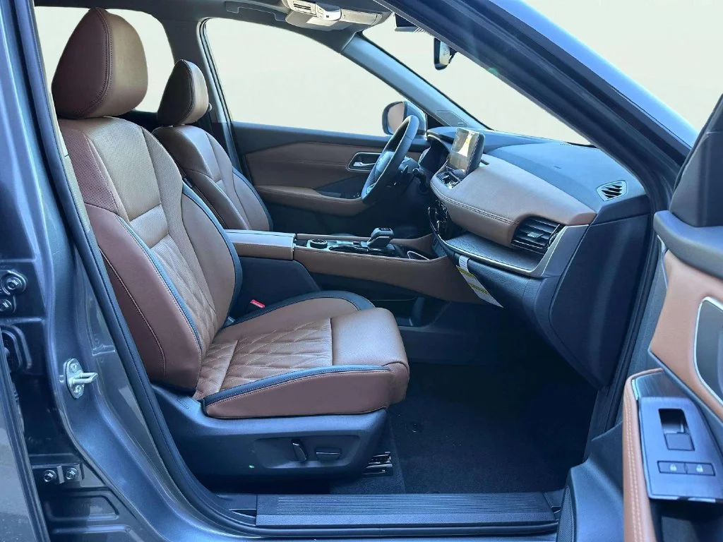 New 2026 Gun Metallic Nissan Platinum image 17