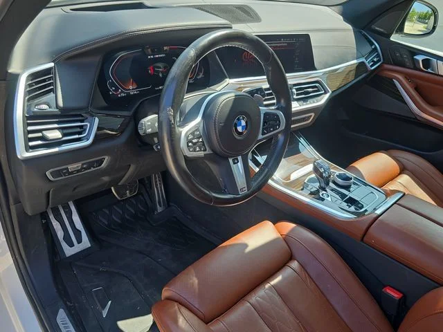 Used 2023 White BMW M50i image 16