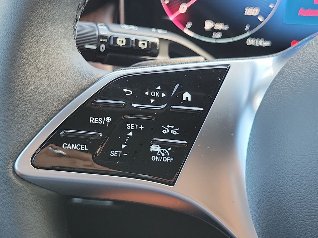 New 2027 Polar White Mercedes-Benz GLC 300 image 24