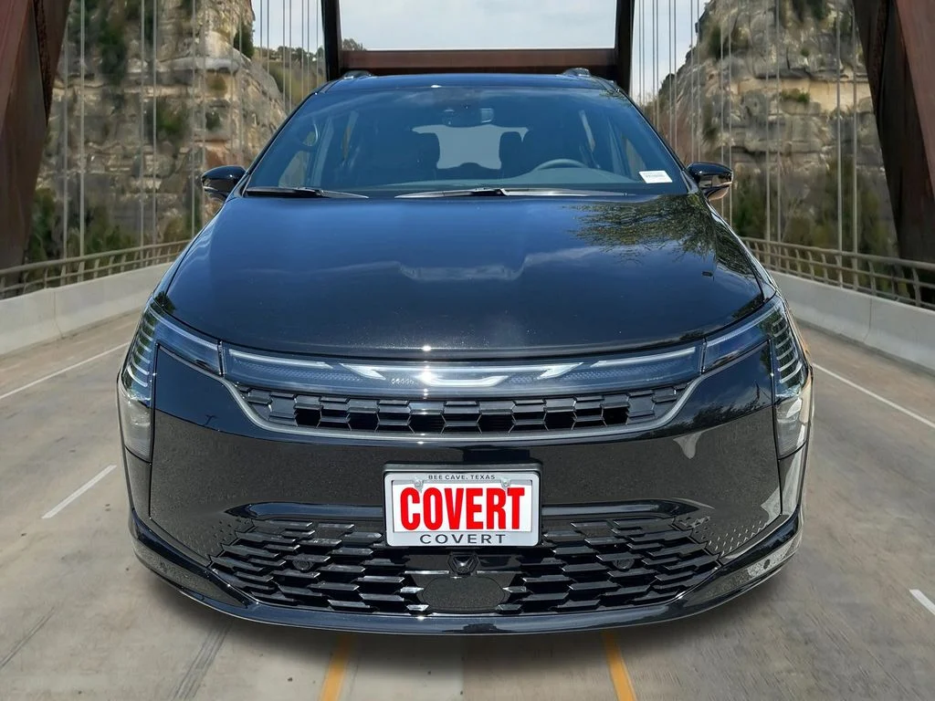 New 2027 Diamond Black Crystal Pearl-Coat Exterior Paint Chrysler Limited image 2