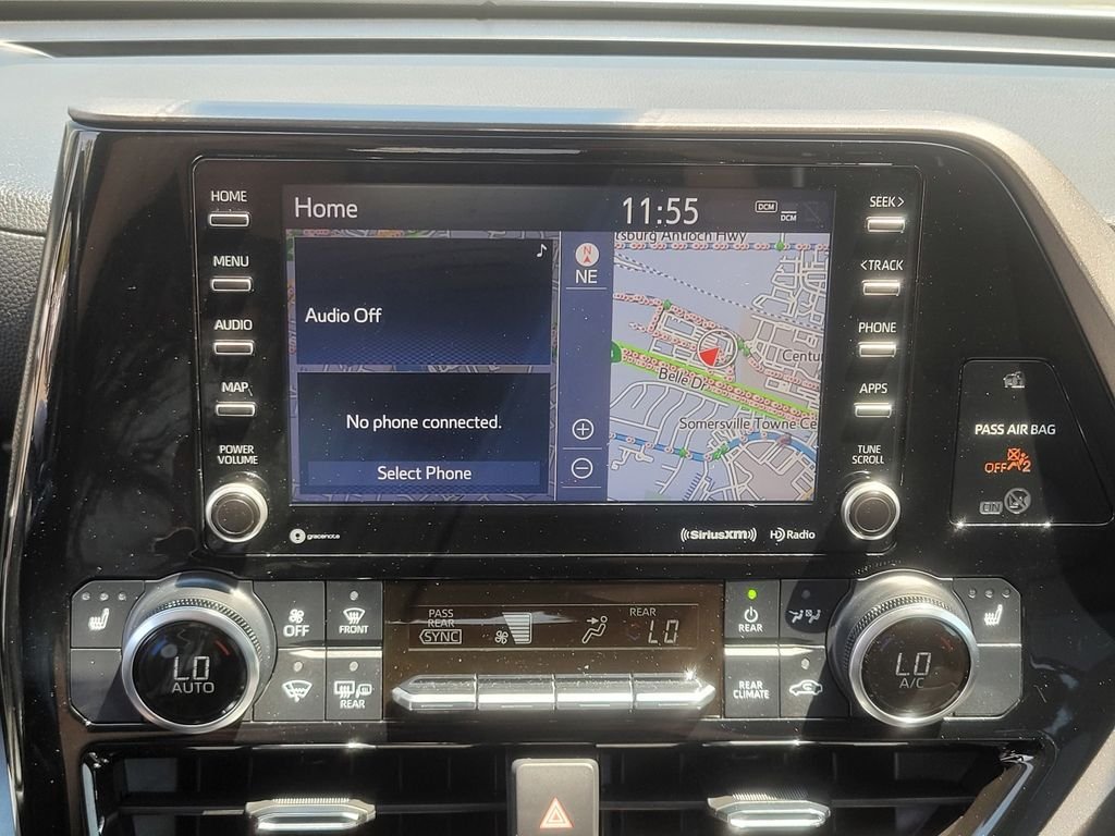 Used 2022 Silver Toyota XLE image 18