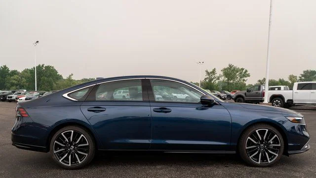 Used 2024  Honda Touring image 5
