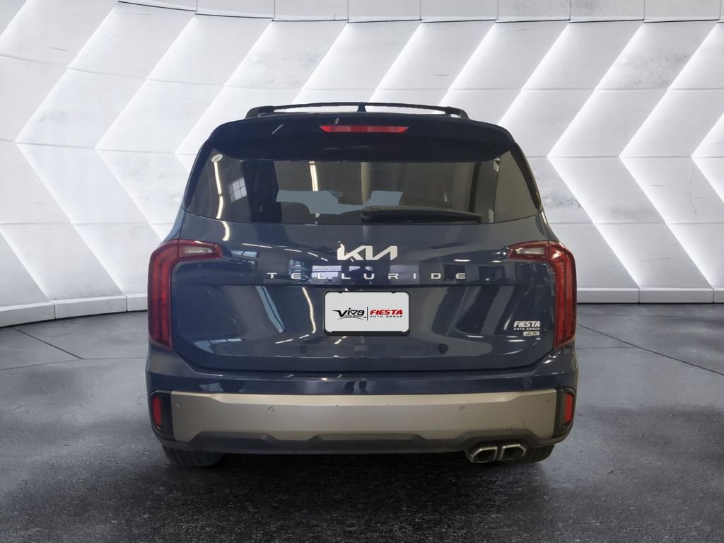 Used 2025 Black Kia S image 5