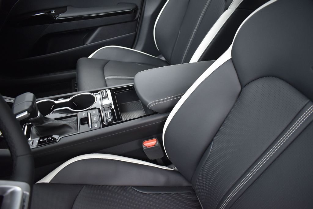 New 2026 Snow White Pearl Kia GT-Line FWD image 10
