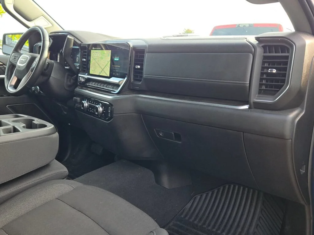 Used 2025 Blue GMC Elevation image 6