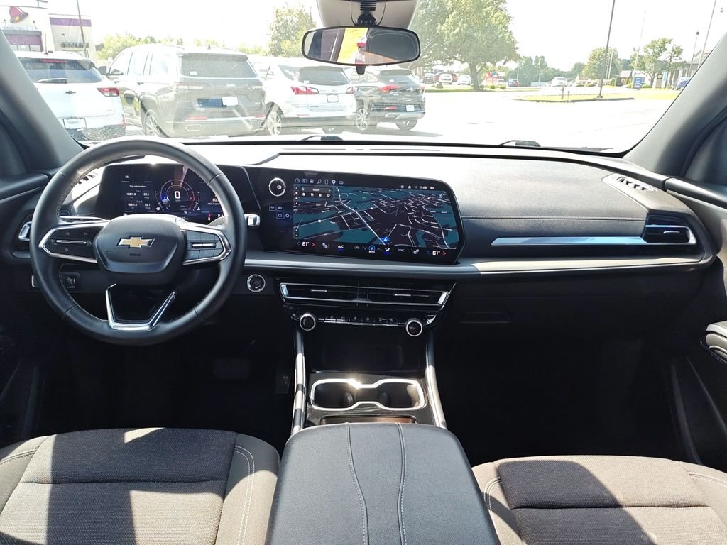 Used 2025 White Chevrolet LT image 15