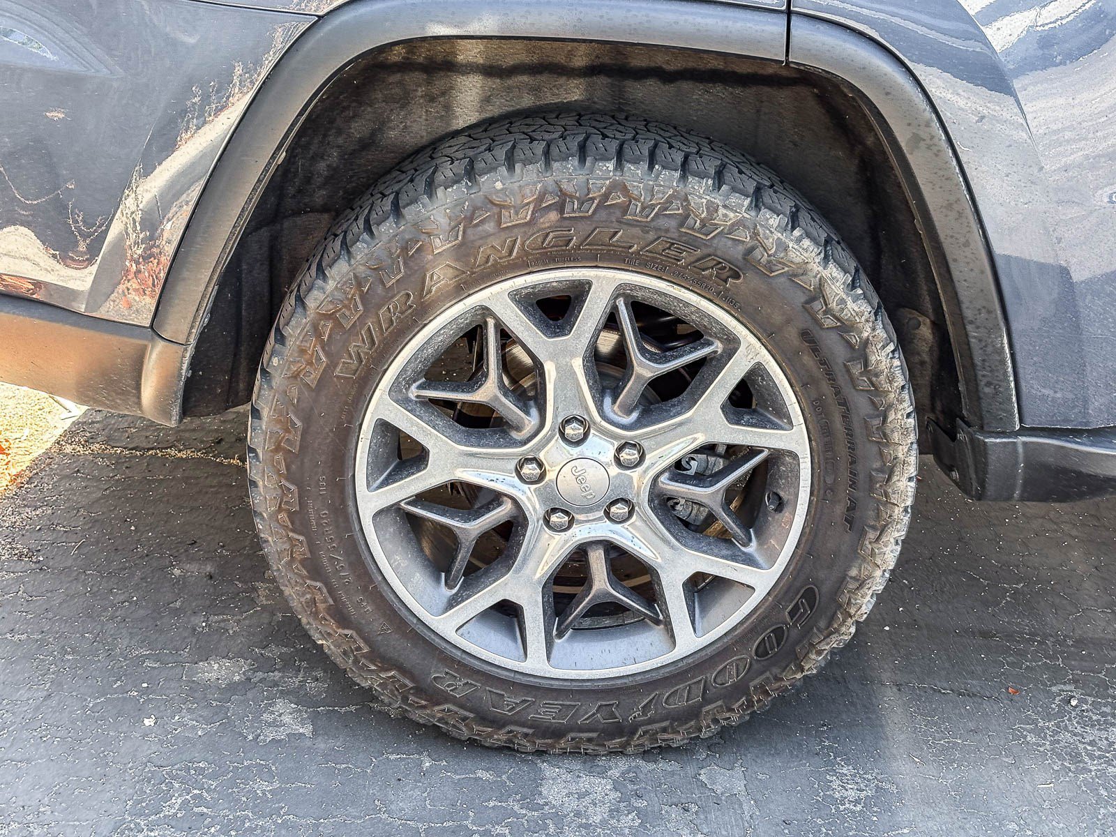 Used 2020 Slate Blue Pearlcoat Jeep Limited image 10
