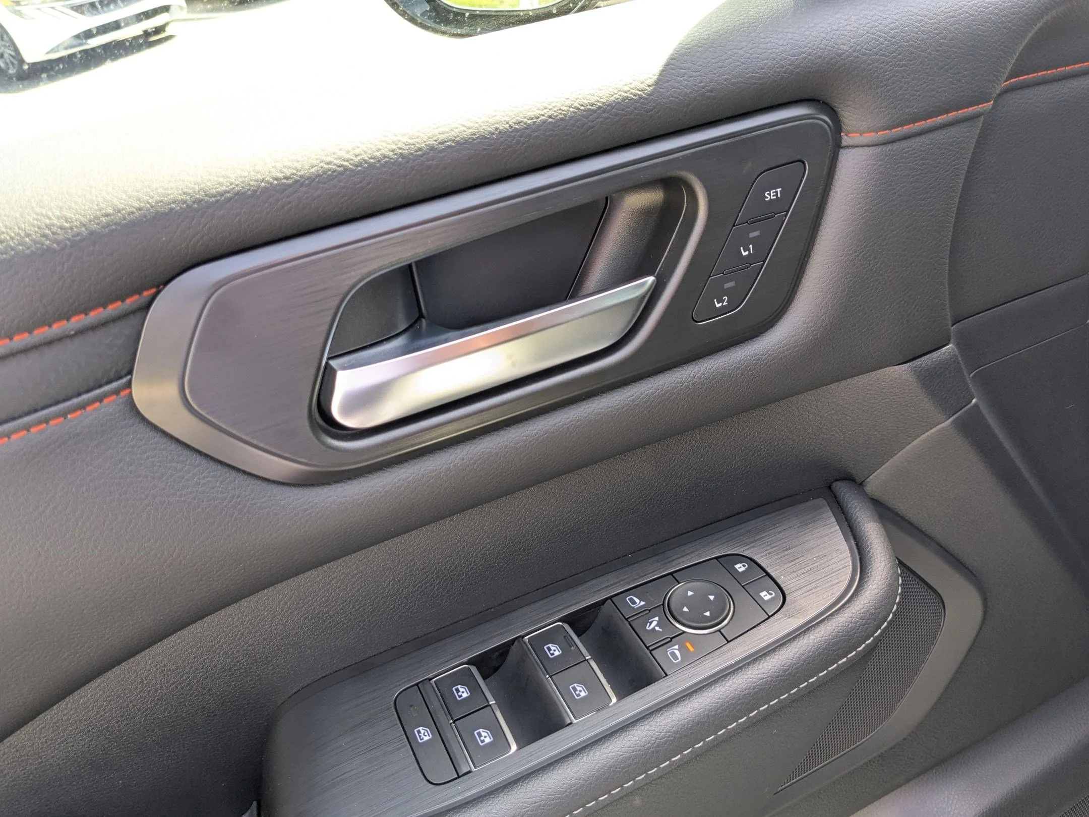 2025 Nissan Armada PRO-4X - Photo 13
