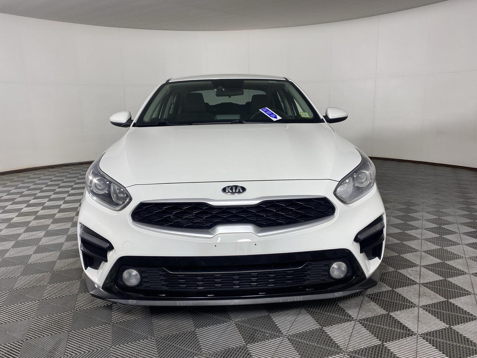 Used 2020 Clear White Kia LXS image 2