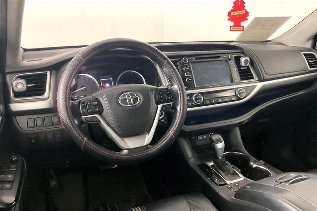 Used 2018 Gray Toyota SE image 2