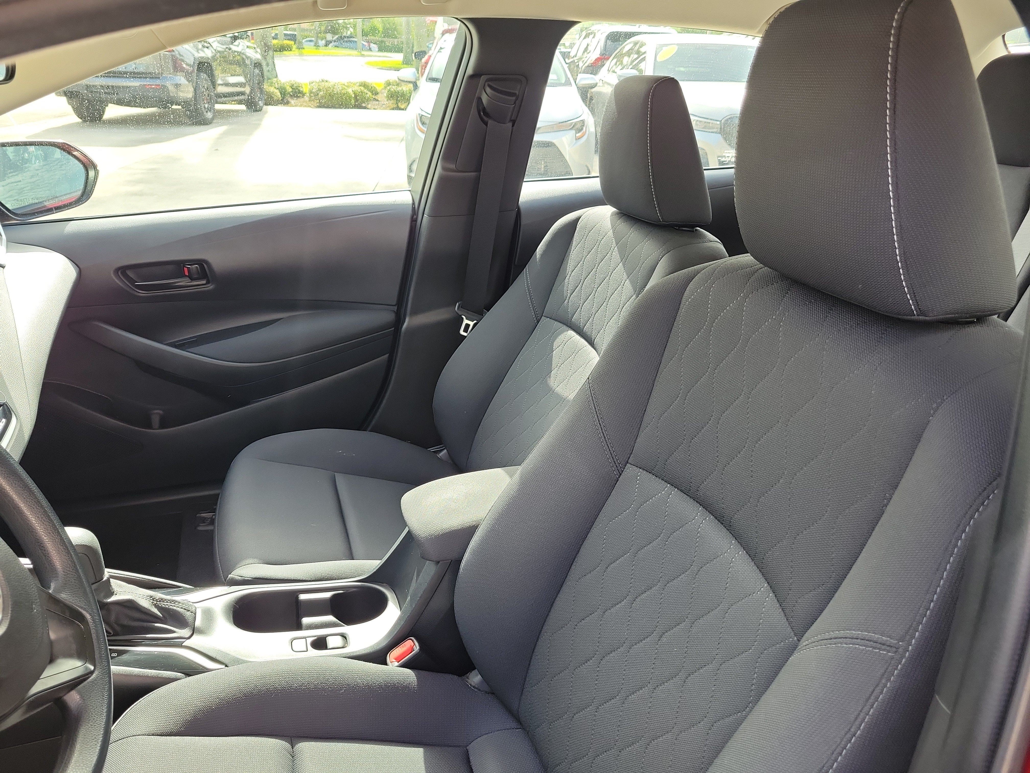 Used 2023 Pearl Toyota LE image 21