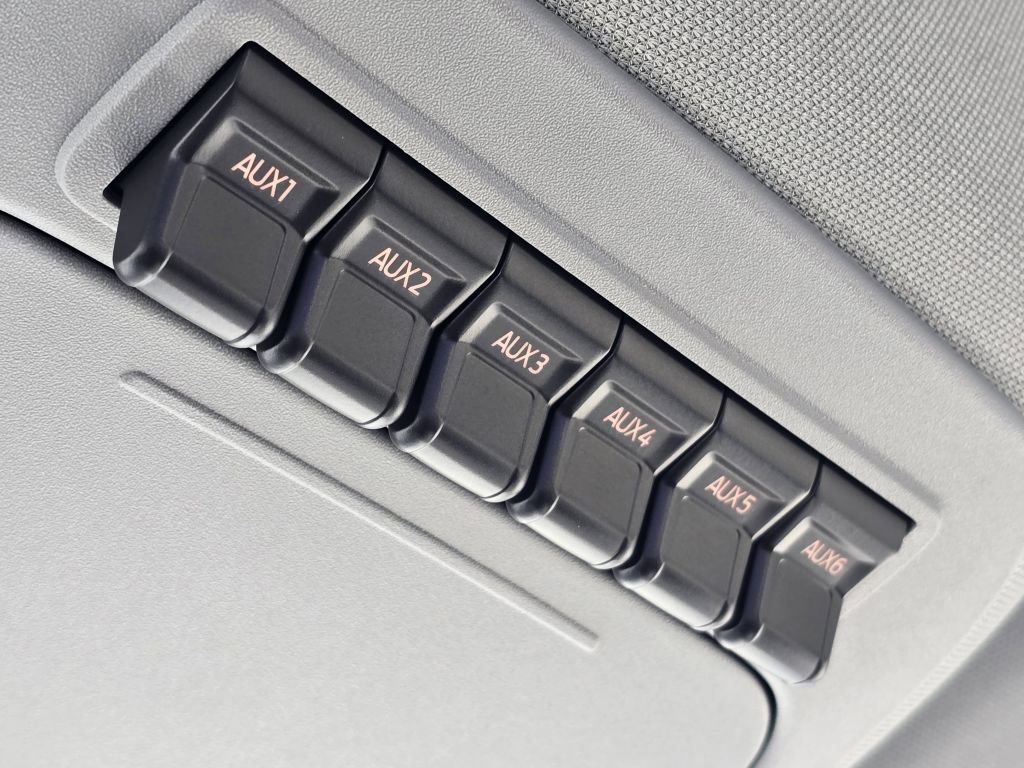 New 2026 Oxford White Ford XL image 9