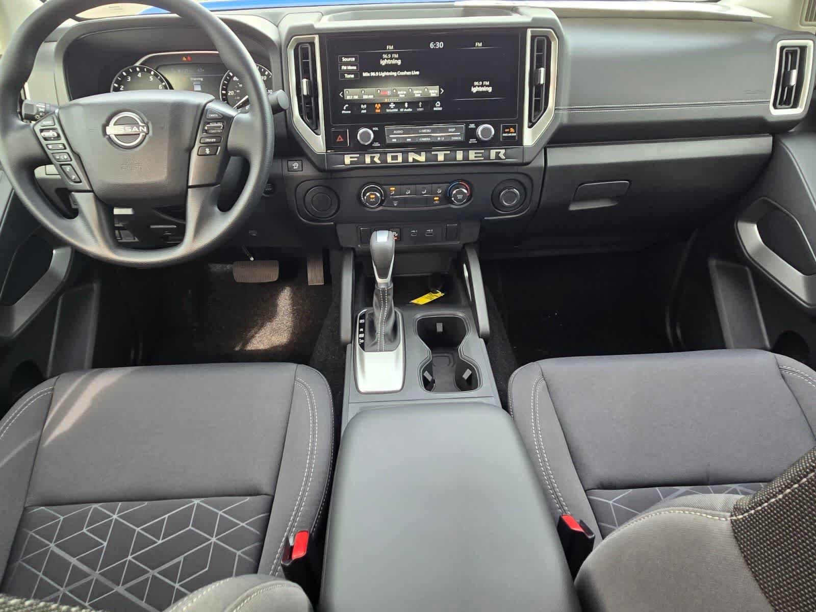 Nuevo 2026 Bluestone Pearl Nissan Crew Cab SV imagen 16